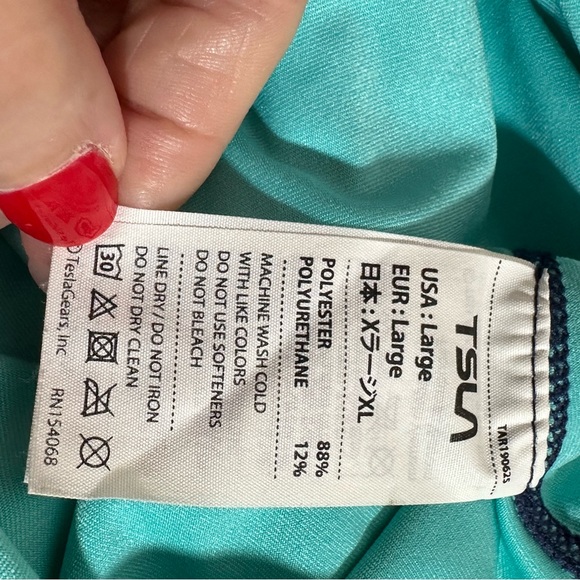 EUC TSLA Women’s size large surf swim short sleeve top UV/SPF blue dandelion - Picture 5 of 5